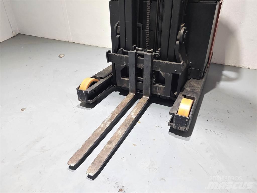 BT RRE 160 Reach truck