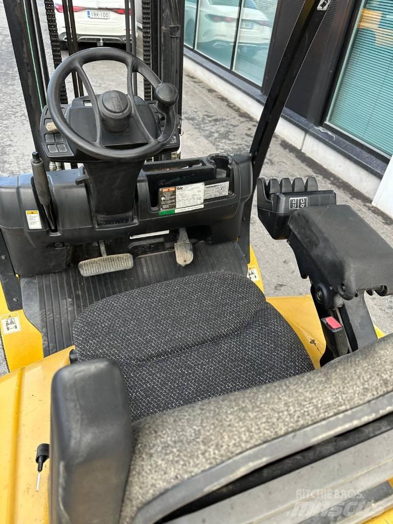 Yale GDP 30 VX Diesel trucks