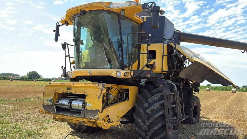 New Holland CR 960 Combine harvesters