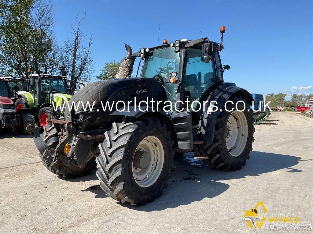 Valtra T 234 Tractors