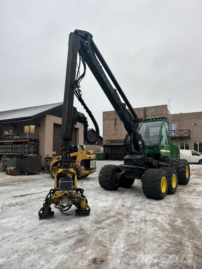John Deere 1070 D Harvesters