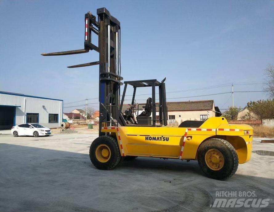 Komatsu FD200 Telescopic handlers