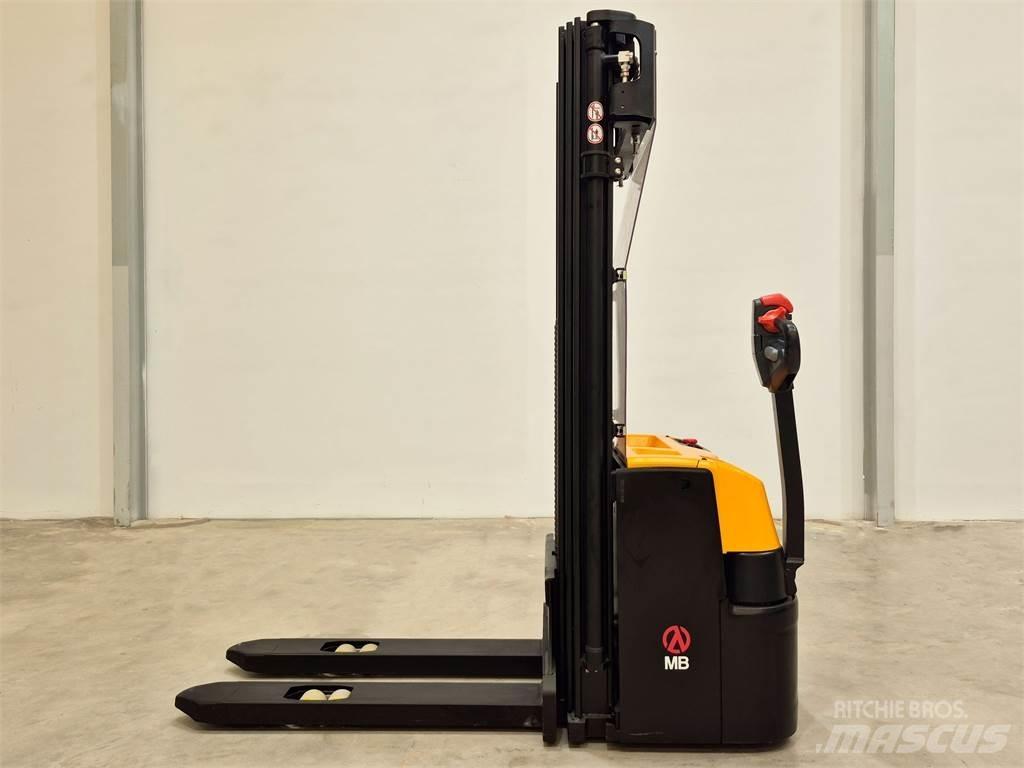  WSA161L Pedestrian stacker