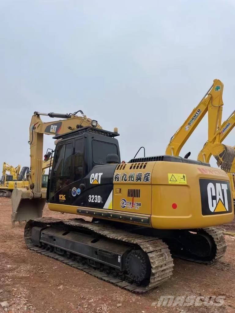 CAT 323 D L Crawler excavators