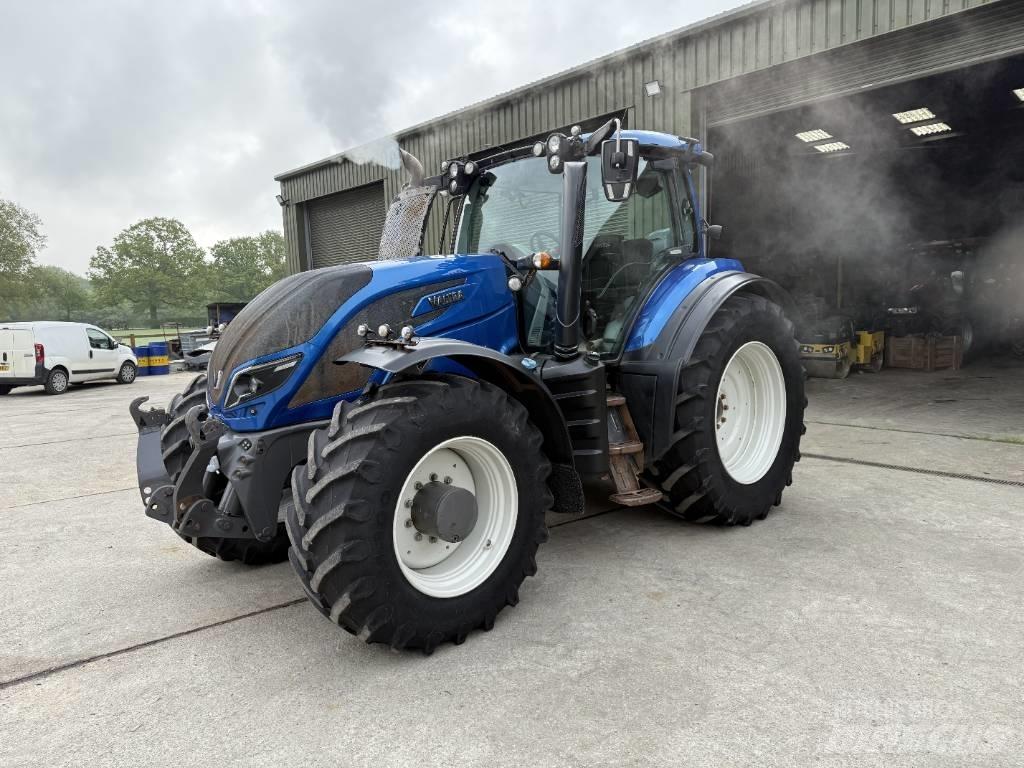 Valtra T 234 Versu Tractors