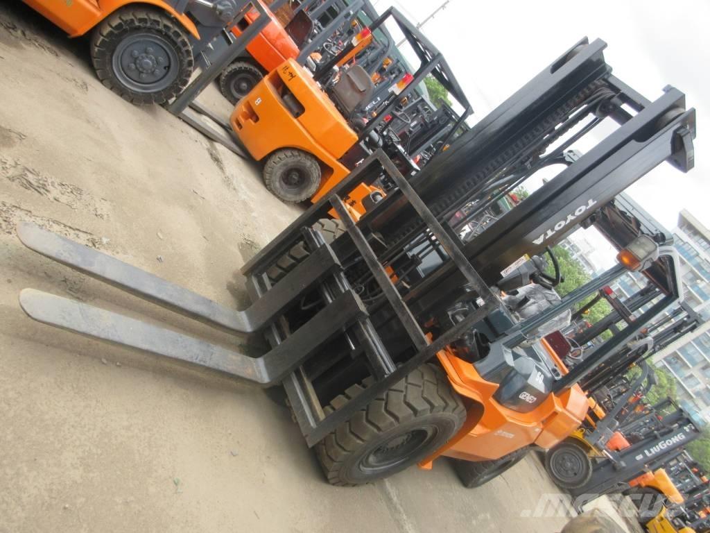 Toyota FD 30 Diesel trucks