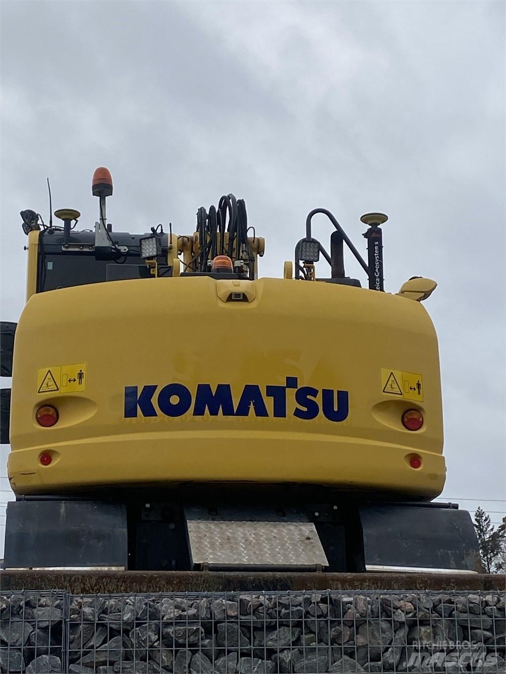 Komatsu PW148-10 Wheeled excavators