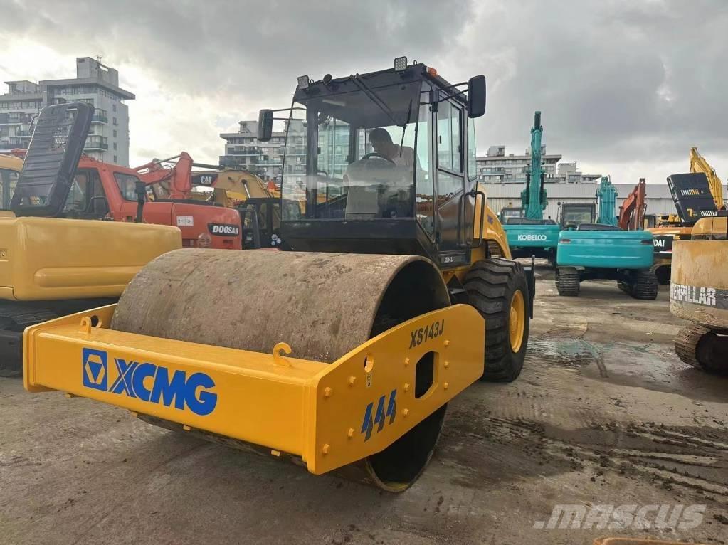 XCMG XS 143 J Single drum rollers