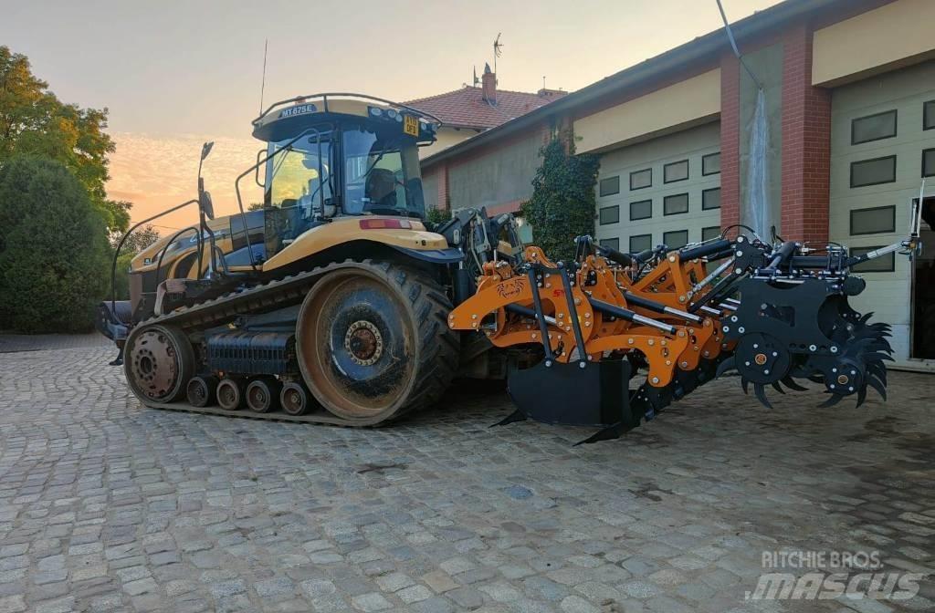 Challenger MT 875 E Tractors