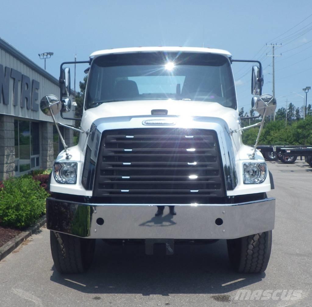 Freightliner 114 SD Chassis Cab trucks