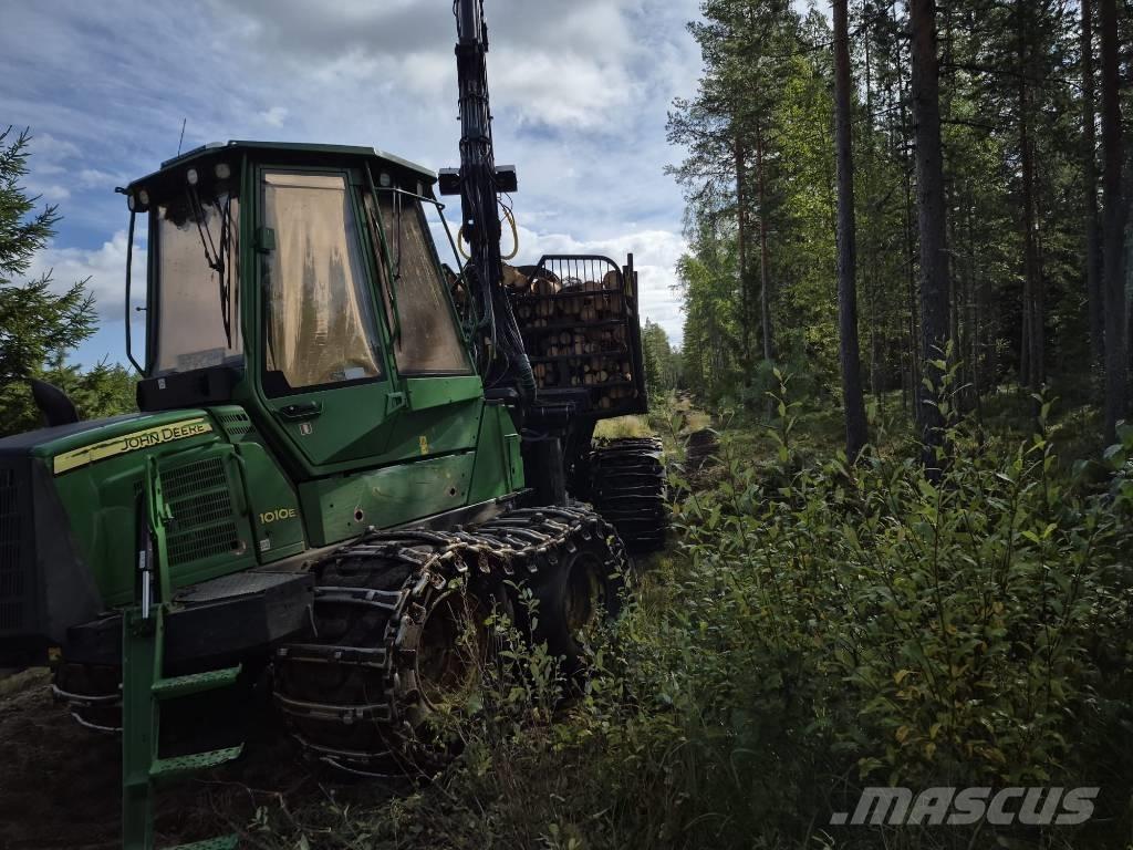 John Deere 1010 E Forwarders