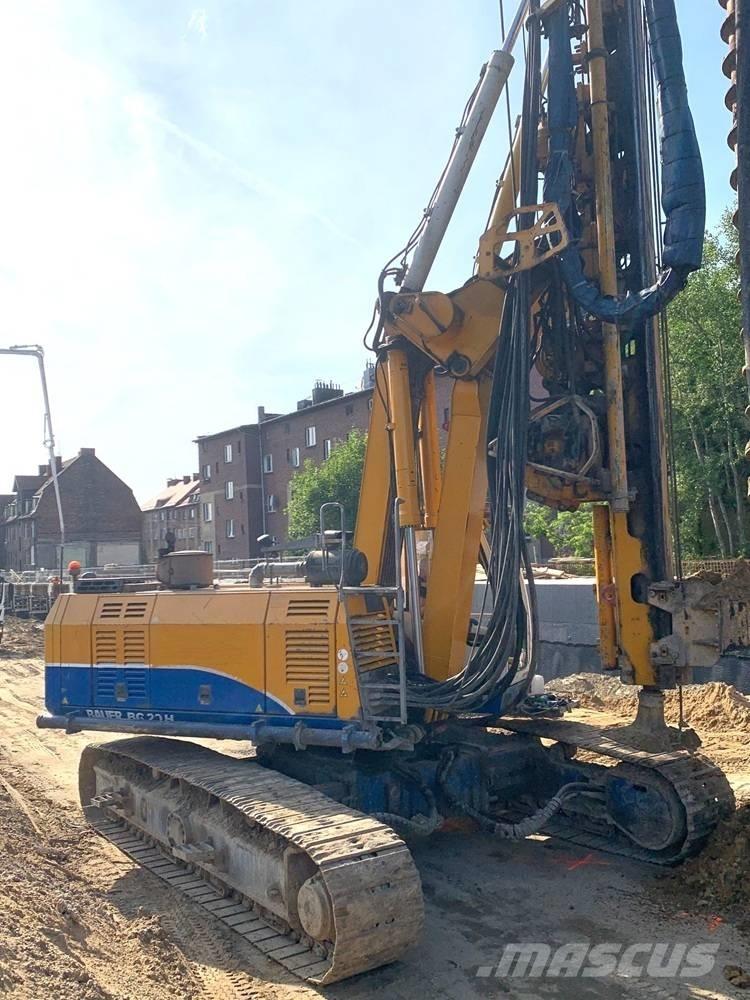 Bauer BG20H Drilling rigs