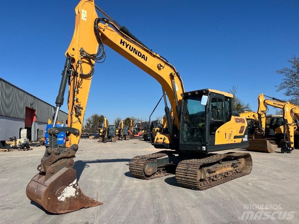 Hyundai HX140L Crawler excavators