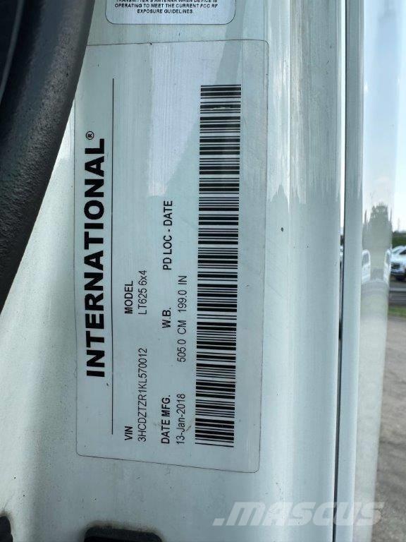 International LT Prime Movers