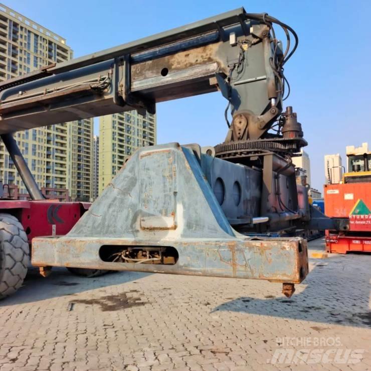 Kalmar DRD 450 Reach stackers