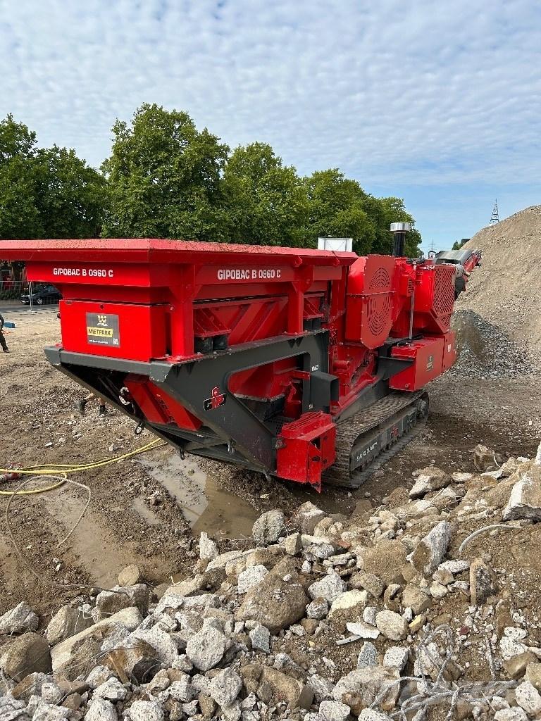 GIPO B0960 C Mobile crushers