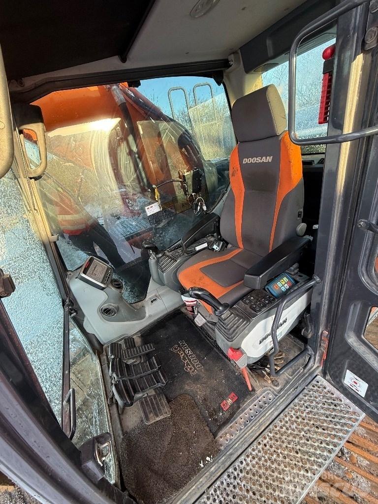 Doosan DX 300 lc 5 Crawler excavators
