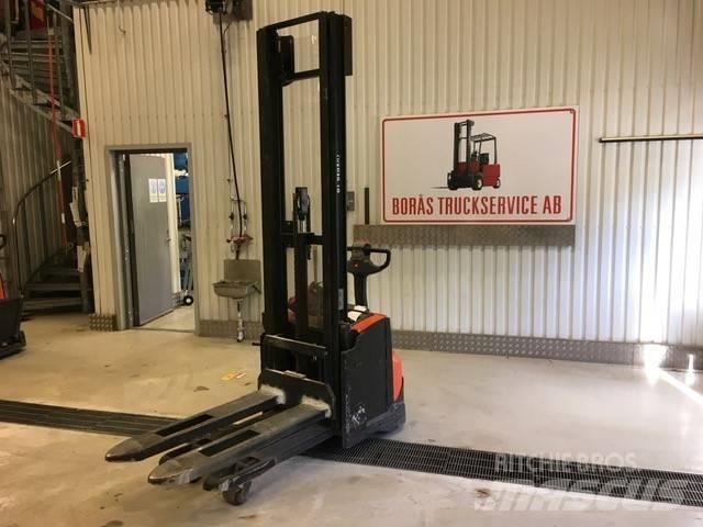 Toyota SWE 120 L Pedestrian stacker