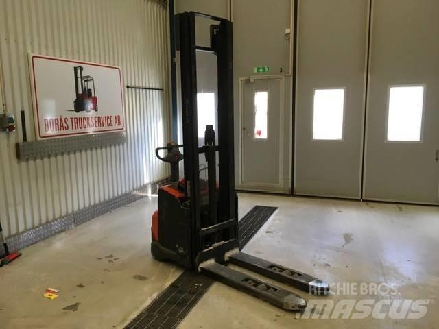 Toyota SWE 120 L Pedestrian stacker