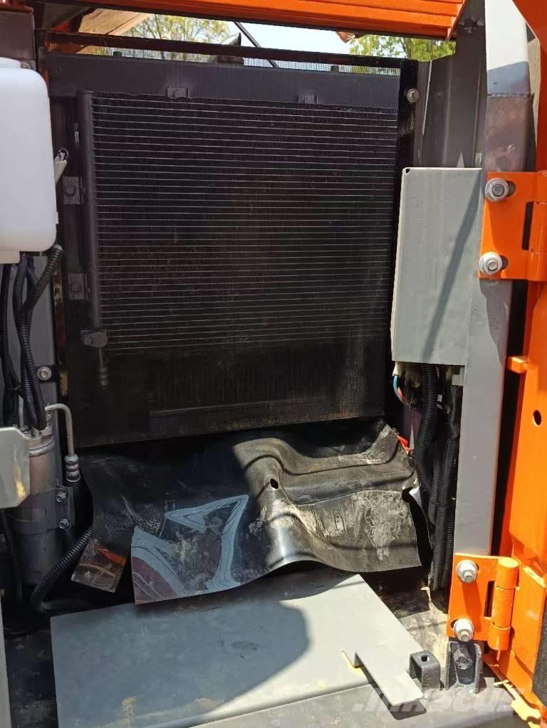 Hitachi ZX 70 Mini excavators  7t - 12t