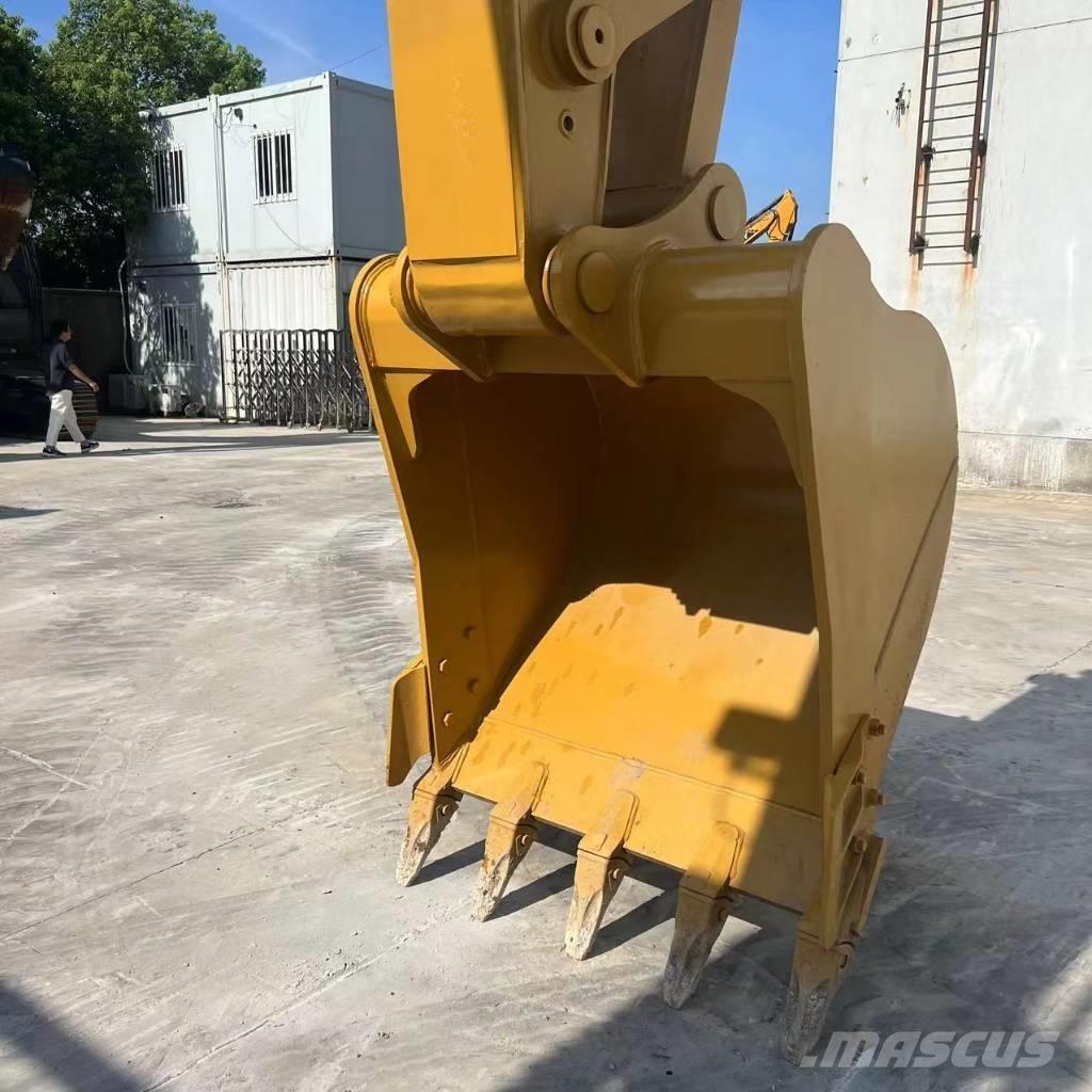 CAT 320d2 Mini excavators  7t - 12t