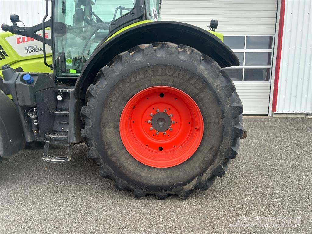 CLAAS Axion 850 Tractors