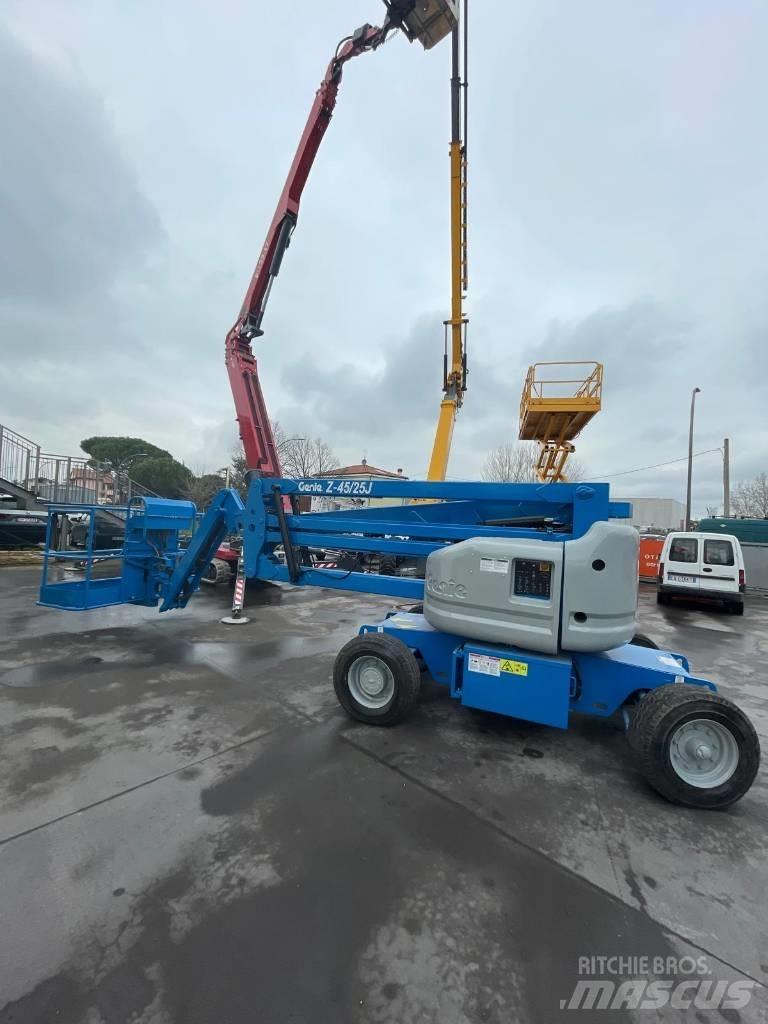 Genie Z 45/25 BI Articulated boom lifts
