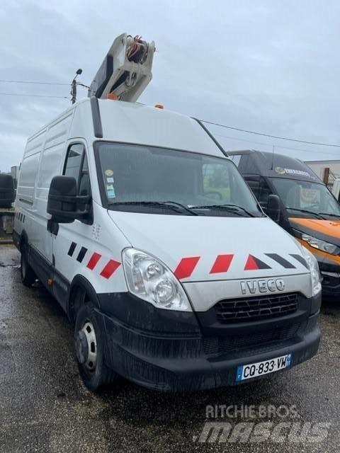 VERSALIFT ET 38 LF Articulated boom lifts