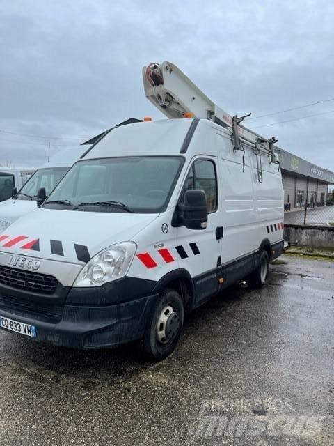 VERSALIFT ET 38 LF Articulated boom lifts