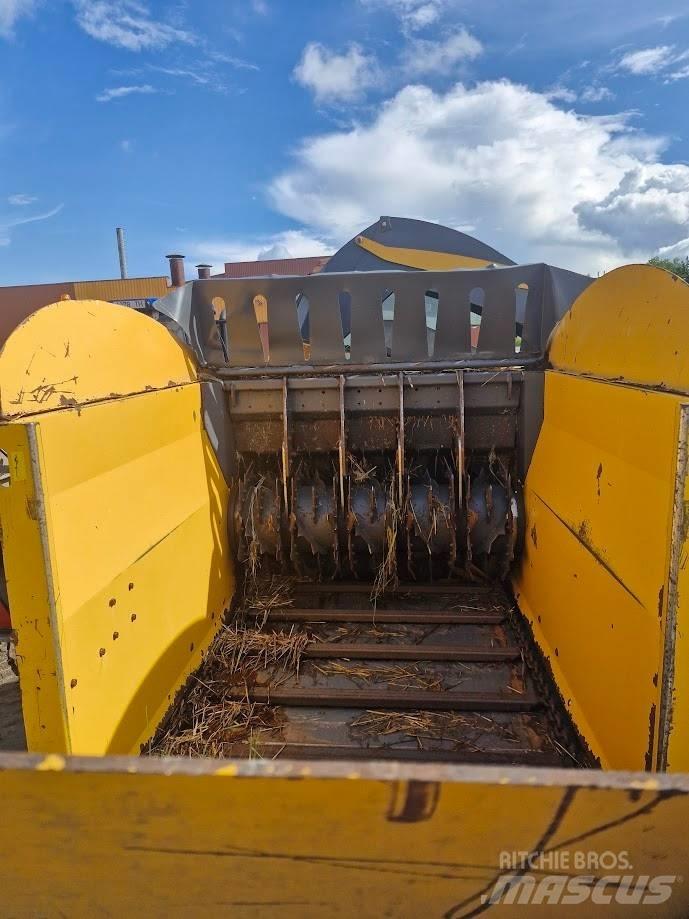 Elho CrossCut Bale shredders, cutters and unrollers