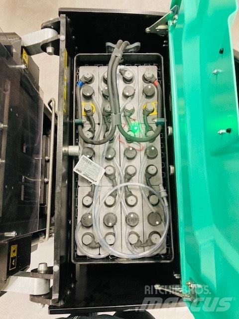 Mitsubishi SBP16N2iR Self propelled stackers