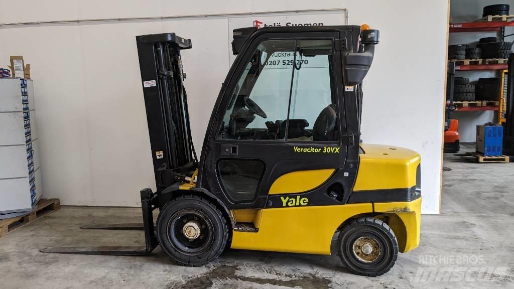 Yale GDP30VX Diesel trucks
