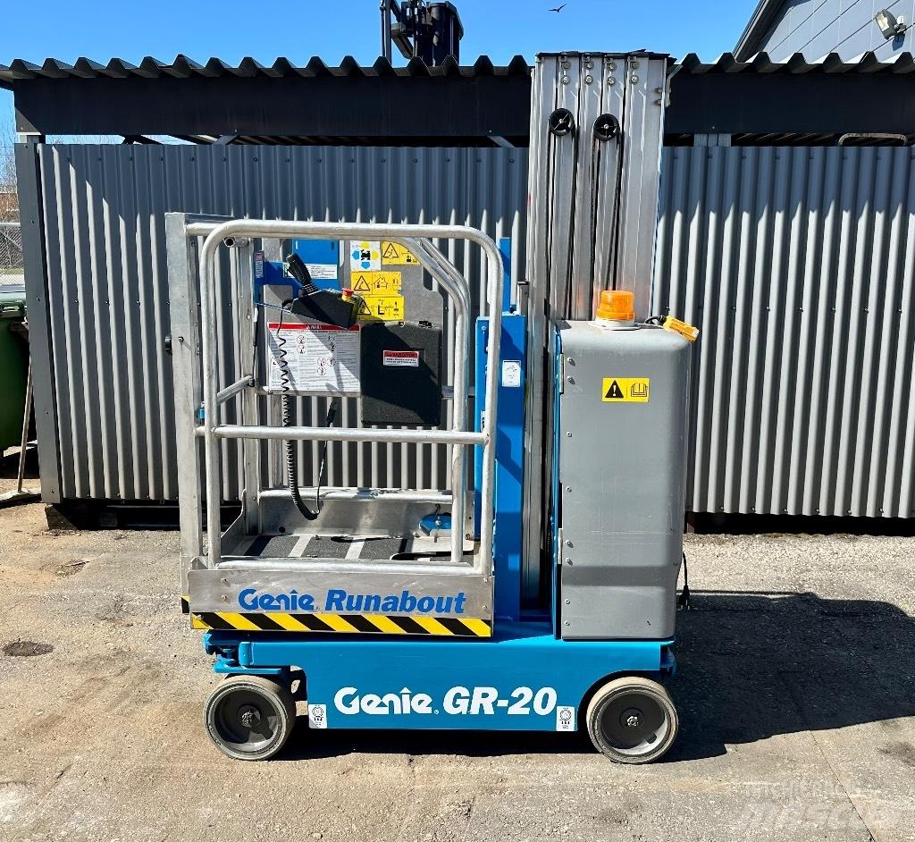 Genie GR 20 Used Personnel lifts and access elevators