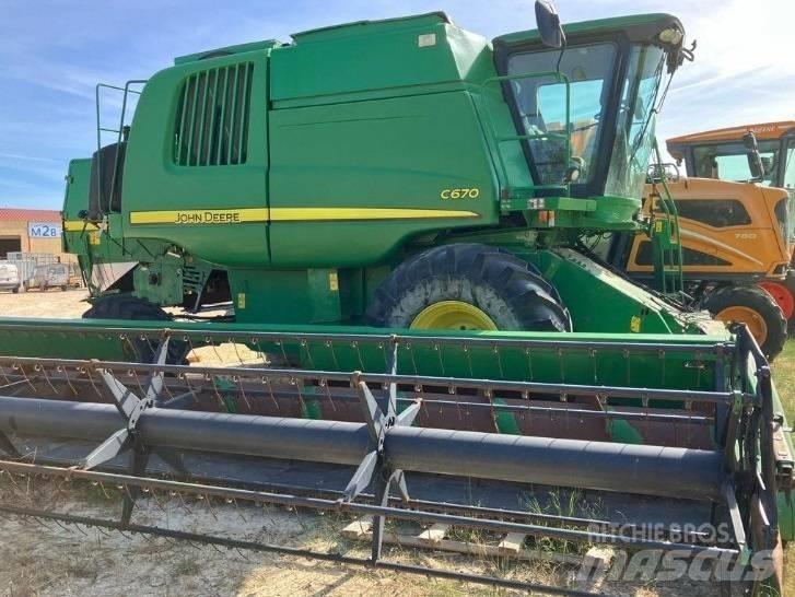 John Deere C 670 Combine harvesters