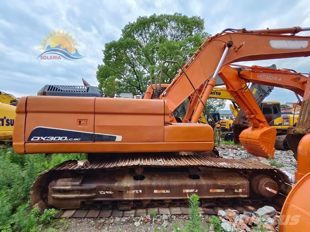 Doosan DX 300 LC Crawler excavators