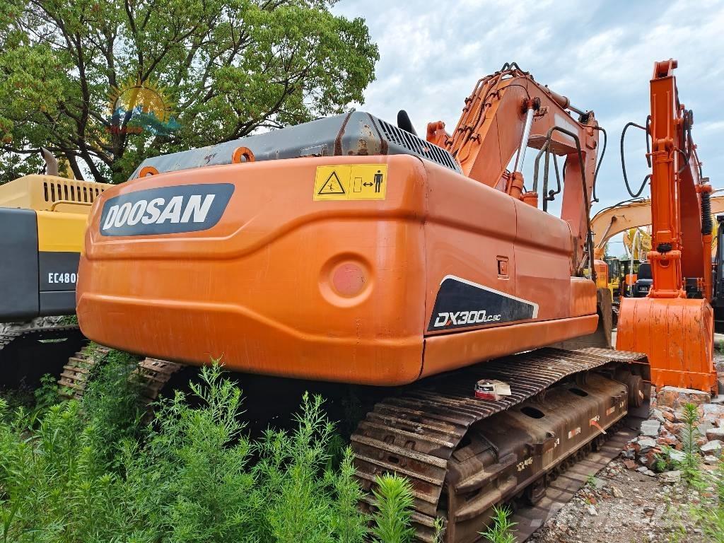 Doosan DX 300 LC Crawler excavators