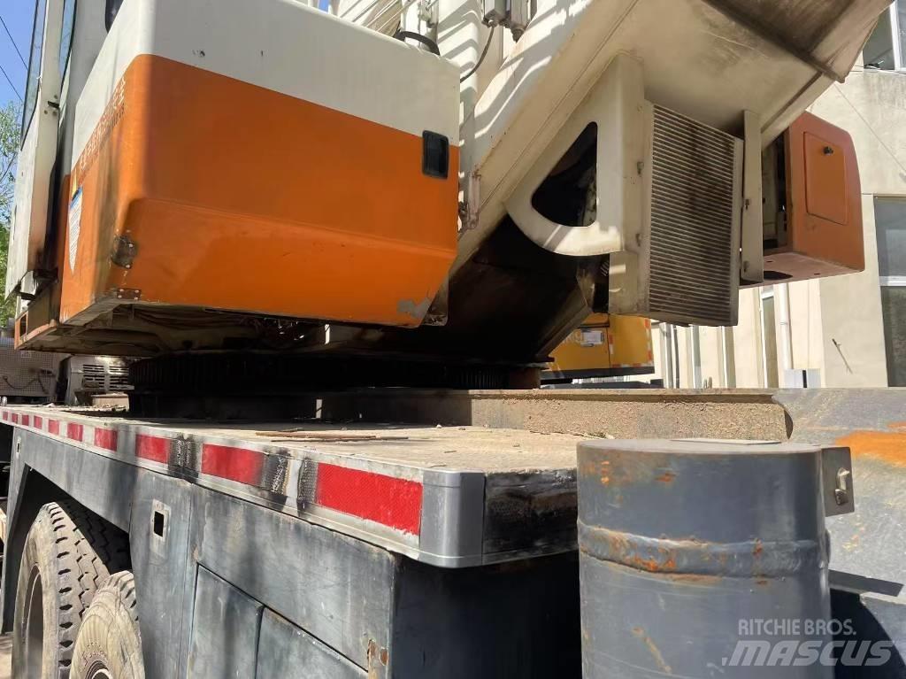 Zoomlion ZTV550 All terrain cranes