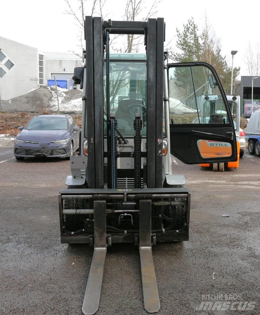 Still RX70-40 Diesel trucks