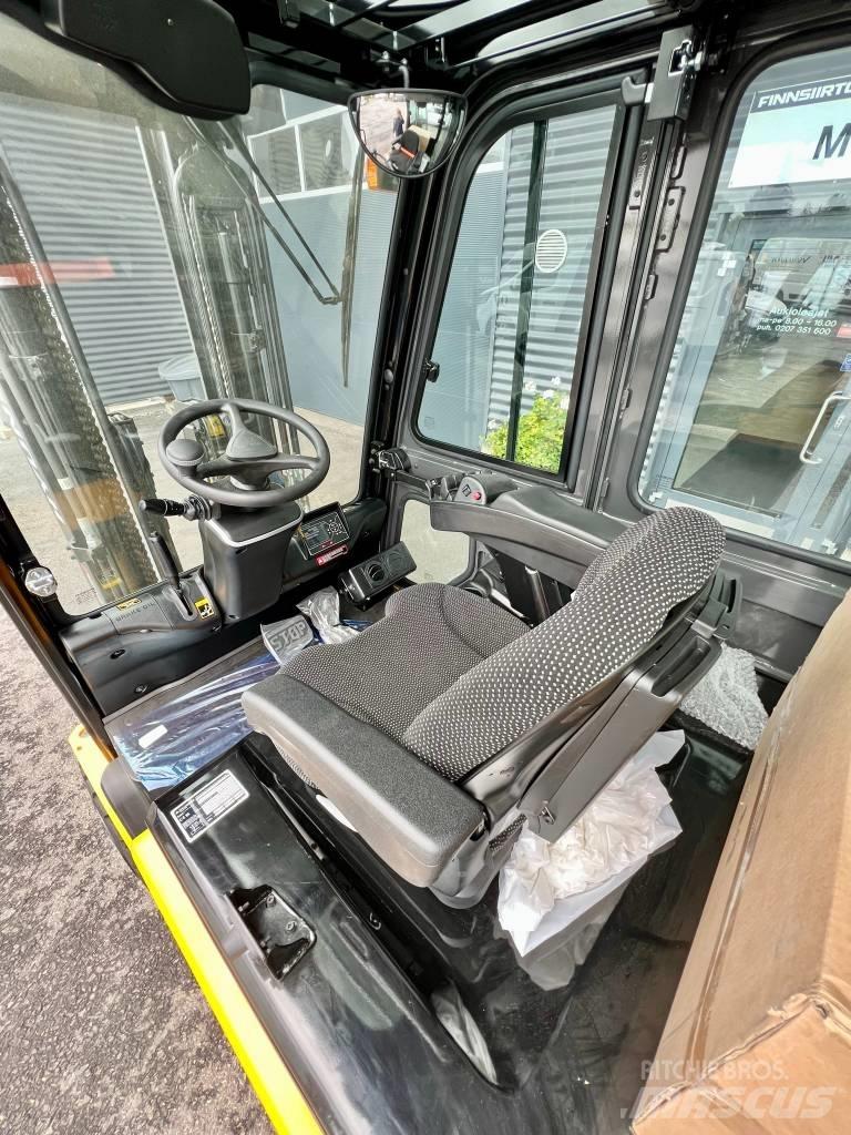 Hyundai 35B-9U Electric forklift trucks