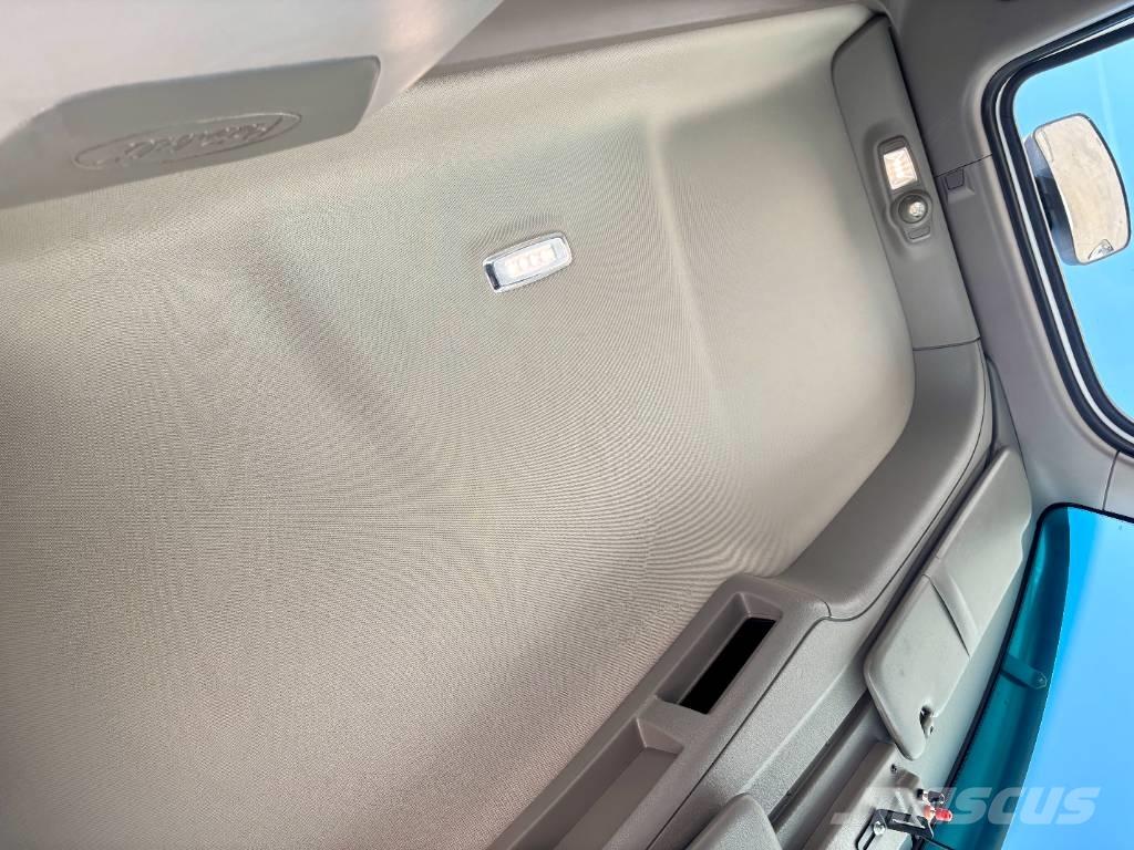 Peterbilt 567 Prime Movers