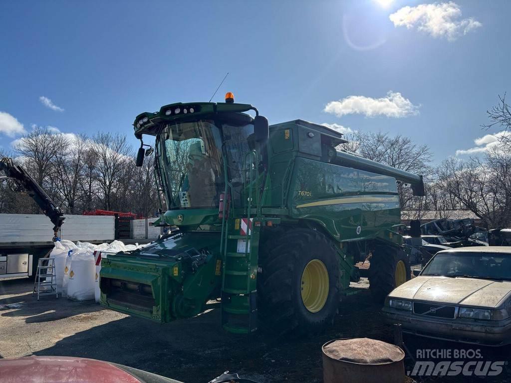 John Deere T670 Combine harvesters