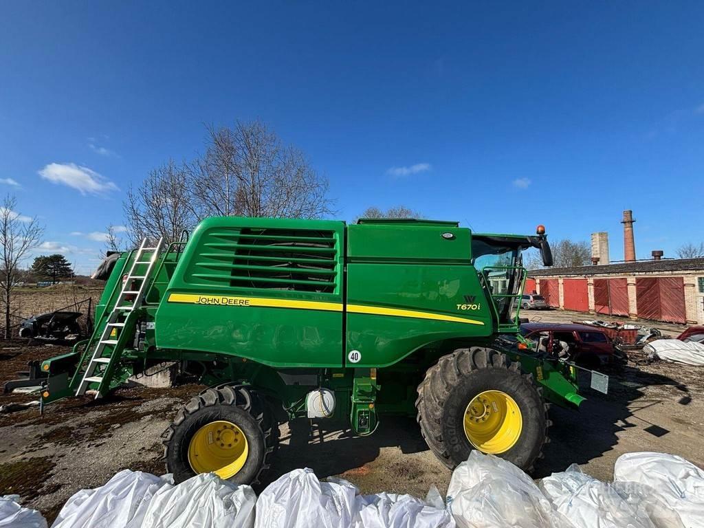 John Deere T670 Combine harvesters