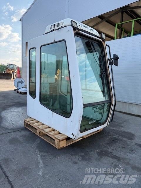 Liebherr CAB SERIE B Cabins and interior