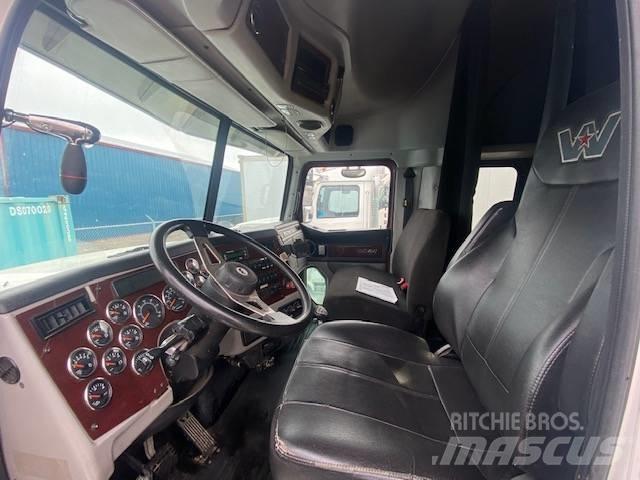Western Star 4900SB Prime Movers