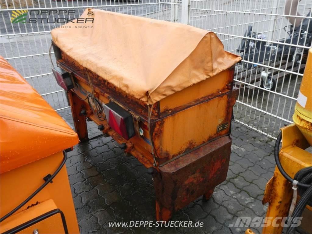 Rauch UKS 120 Sand and salt spreaders