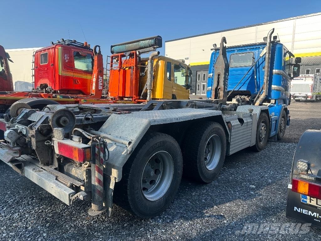 Scania R420 8X4/4 Hook lift trucks