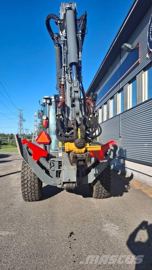 Lännen 8600 G Backhoe