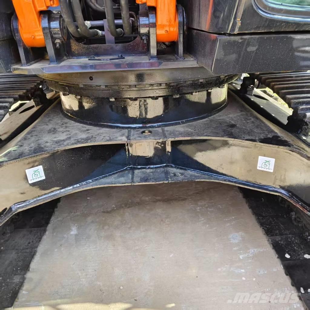 Hitachi ZX 130 LC Crawler excavators
