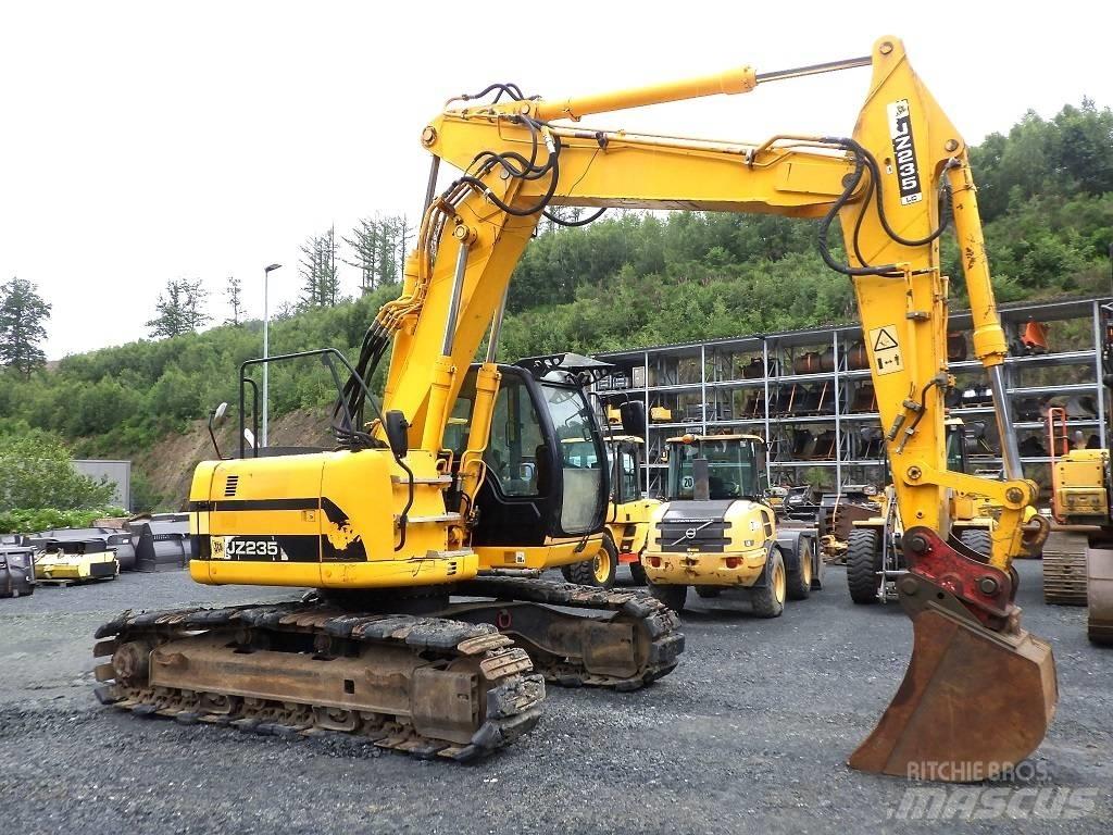 JCB JZ 235 LC Crawler excavators