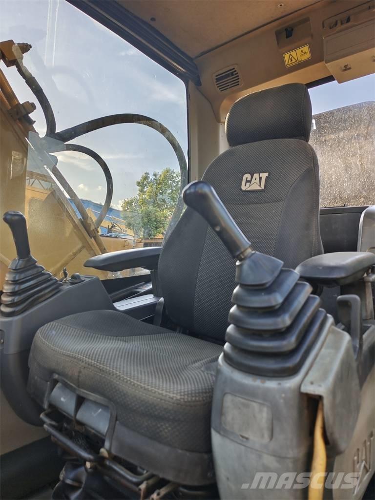 CAT 320 D Crawler excavators